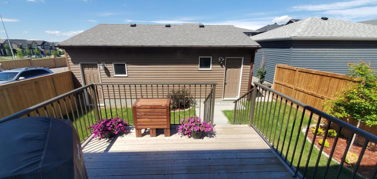 Delightful 1-Bedroom Private Suite In A New Home YYC المظهر الخارجي الصورة