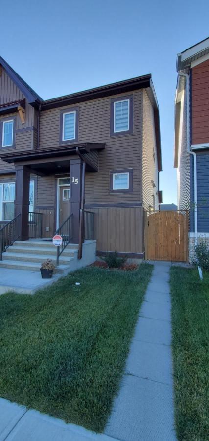 Delightful 1-Bedroom Private Suite In A New Home YYC المظهر الخارجي الصورة